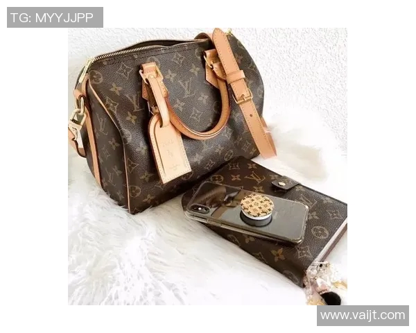 高仿足球明星鞋子图片展示与购买指南助你轻松选择心仪款式 高仿足球明星鞋子图片展示与购买指南助你轻松选择心仪款式