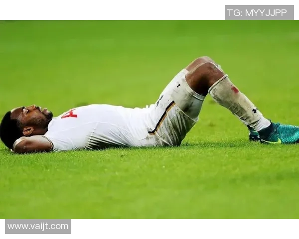 足球明星在比赛中遭遇小腿受伤瞬间引发热议的精彩图片合集 足球明星在比赛中遭遇小腿受伤瞬间引发热议的精彩图片合集