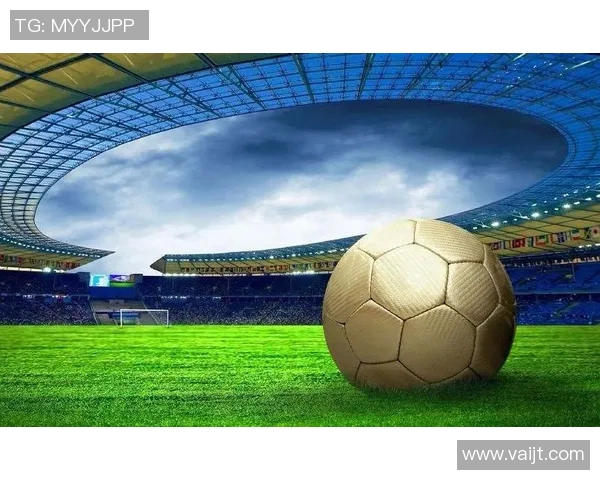 拖锡云与林菲尔德的激烈对决揭示足球战术与团队精神的较量 拖锡云与林菲尔德的激烈对决揭示足球战术与团队精神的较量