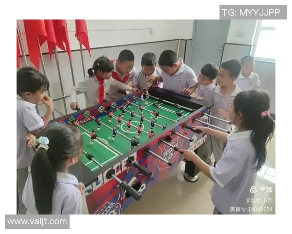 桌式足球许教练带你领略竞技魅力与团队合作的完美结合 桌式足球许教练带你领略竞技魅力与团队合作的完美结合